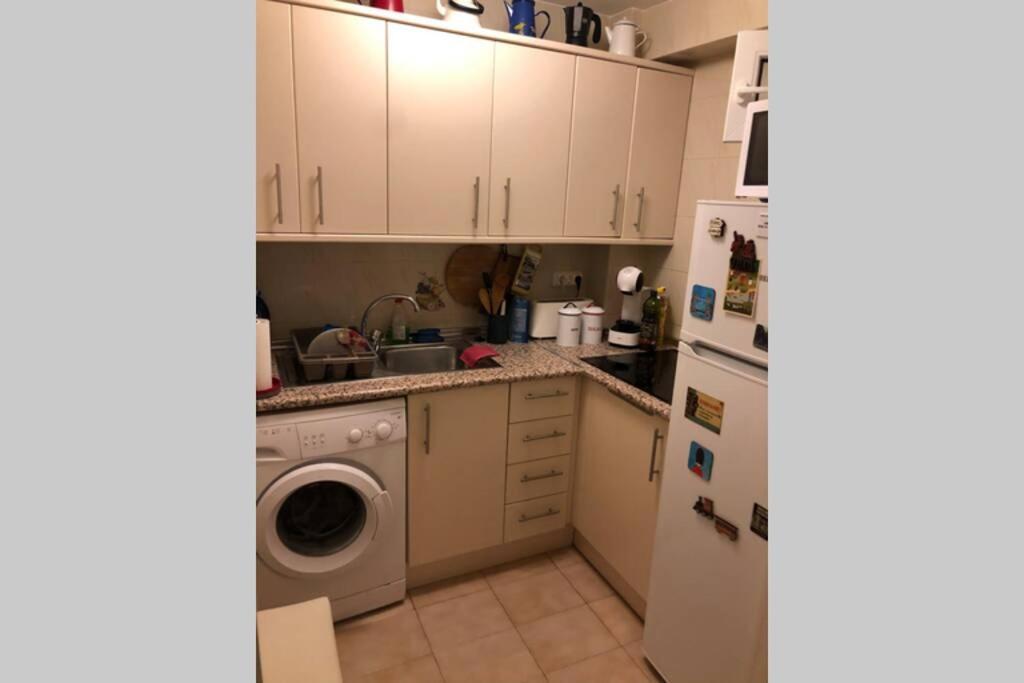 בנידורם Cosy Apartment 5 Min From The Beach , Sea View מראה חיצוני תמונה